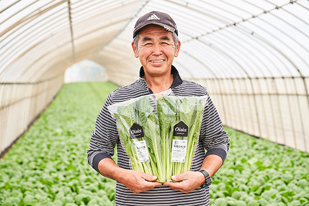 Oisixの野菜の生産者さん画像